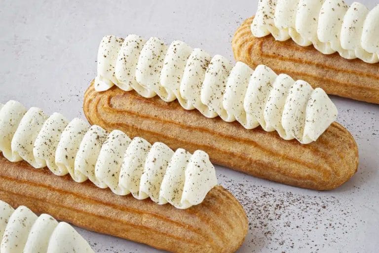 Éclair à la Vanille : Recette Facile Pour Épater Vos Invités 🍰