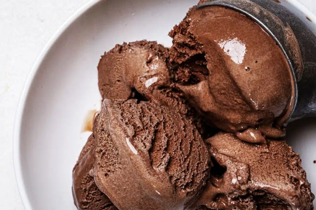 Les 3 meilleures glaces au chocolat légères et sans additifs