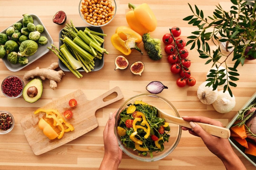 Michel Cymes révèle 5 aliments à privilégier au rayon bio