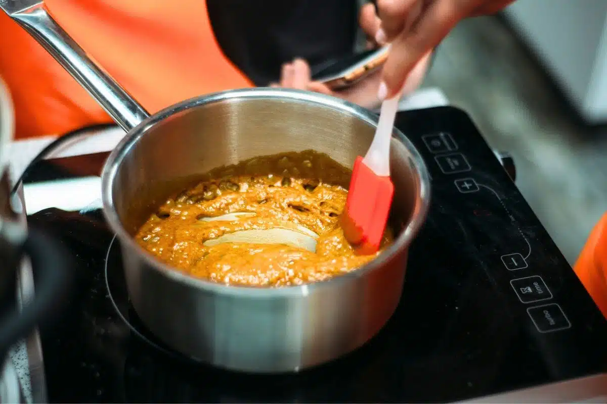 le trou sur la poignée des casseroles