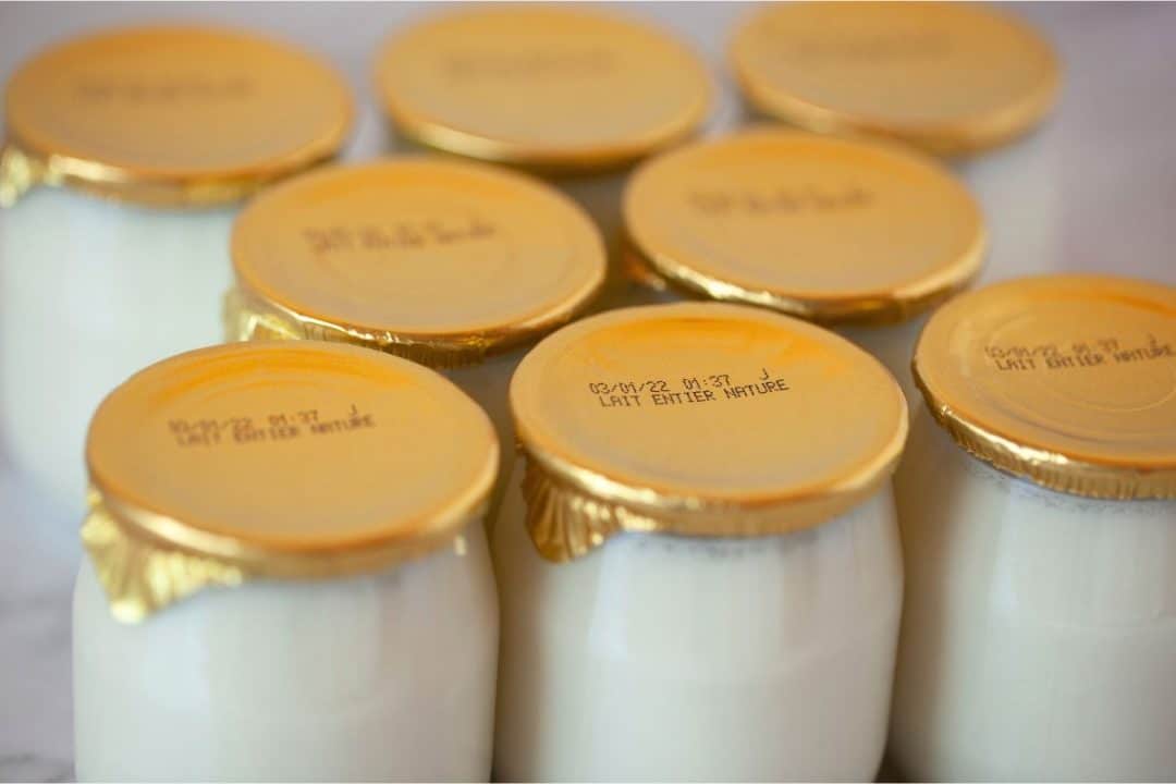 Peut-on manger des yaourts périmés ?